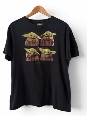 Star Wars Mandalorian Grogu Black Graphic Tee size Large